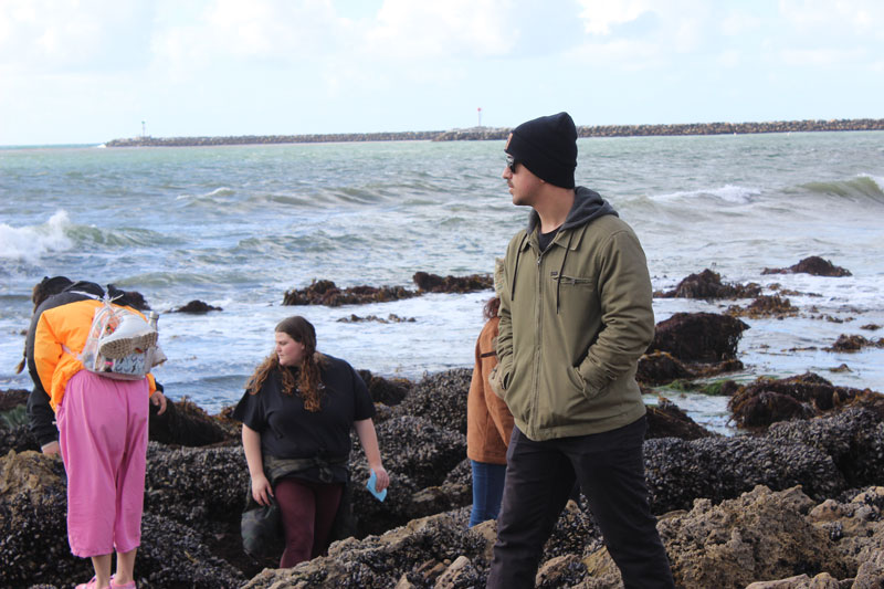 students at a field trip at Pacific Ocean
